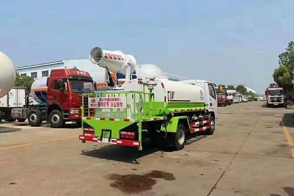 洒水车 洒水车
