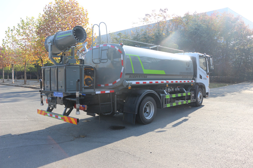 8吨洒水车 8吨洒水车