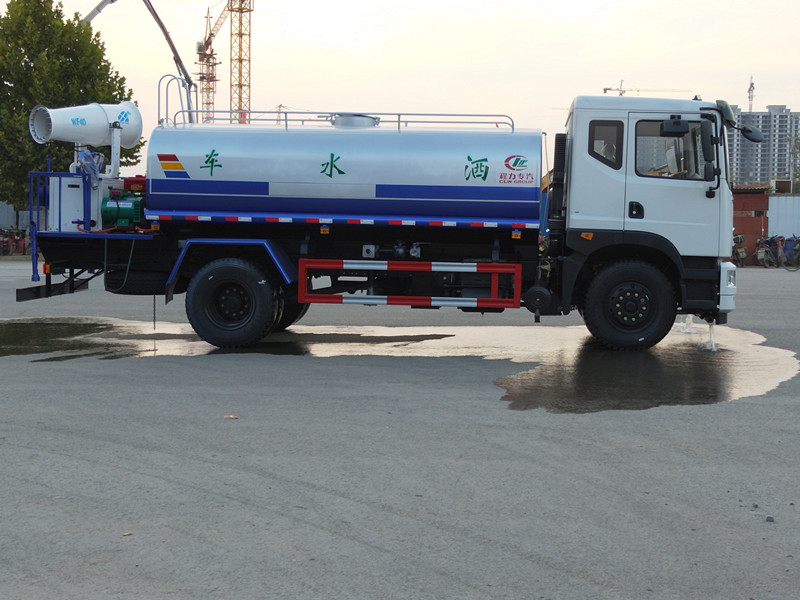 12吨洒水车 12吨洒水车