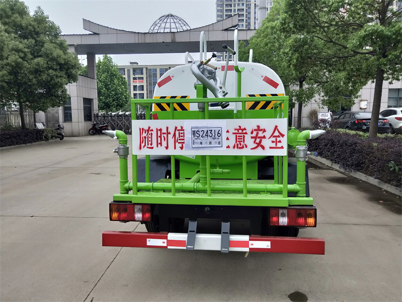 小型洒水车 小型洒水车