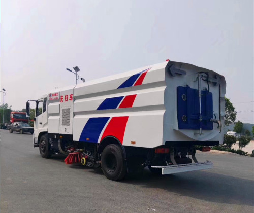 18吨洗扫车 18吨洗扫车