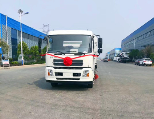 18吨洗扫车 18吨洗扫车