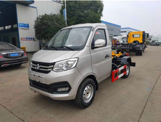 国六长安钩臂垃圾车 国六长安钩臂垃圾车