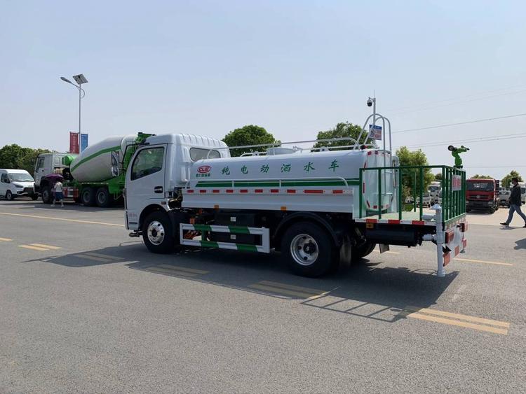 电动洒水车 电动洒水车