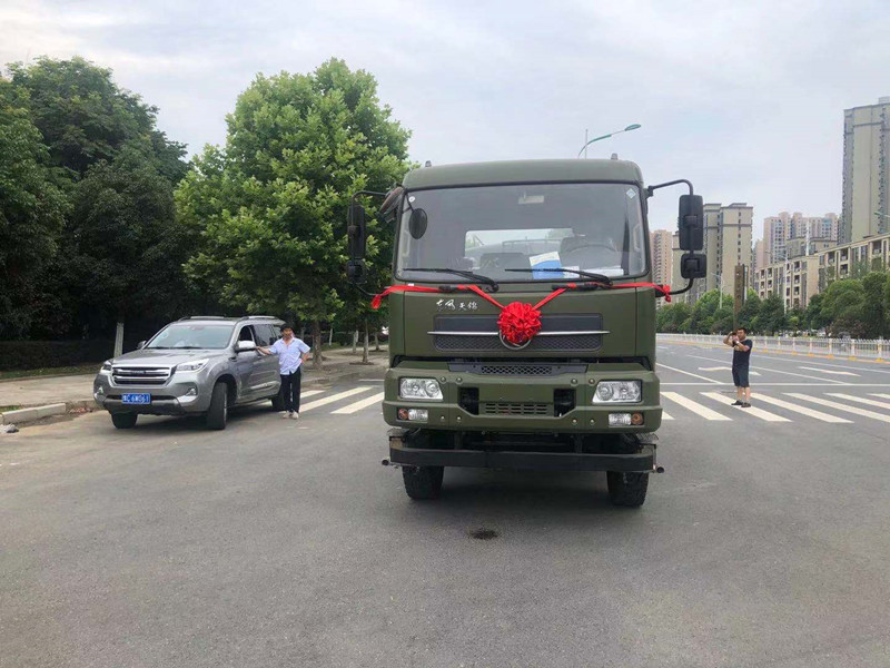 东风六驱洒水车 东风六驱洒水车
