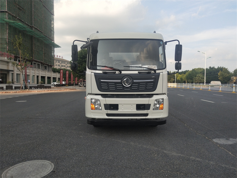 东风天锦12吨雾炮洒水车 东风天锦12吨雾炮洒水车