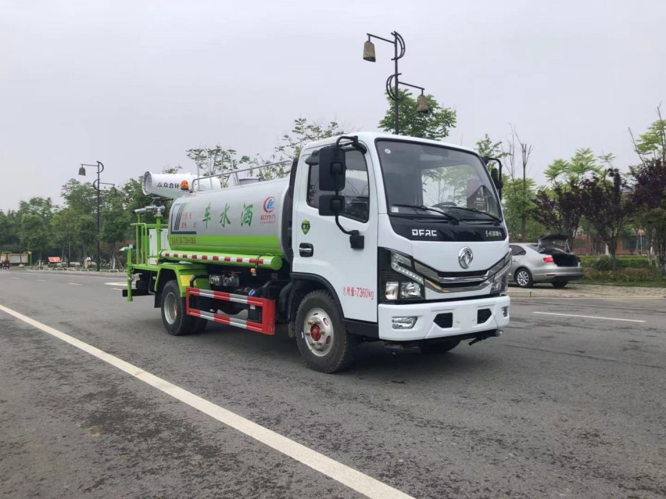 5吨东风洒水车 5吨东风洒水车