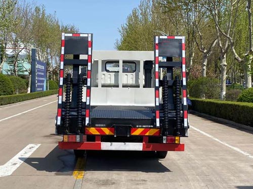 ������BJ5144TPBKPDA-03��ƽ�����䳵