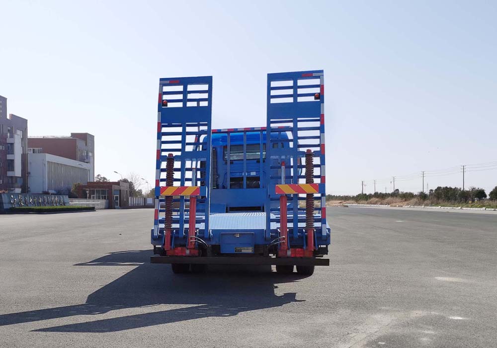 ������ZZ5167TPBK501GF1��ƽ�����䳵