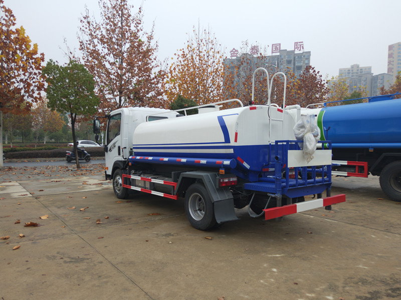 城市用的洒水车多少钱一台-城市用的洒水车多少钱-湖北程力 城市用的洒水车多少钱一台-城市用的洒水车多少钱-湖北程力