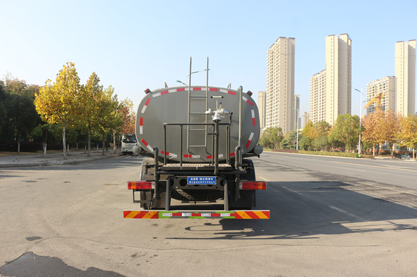10吨洒水车 10吨洒水车