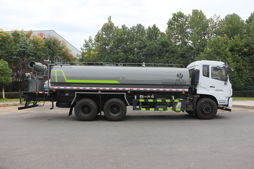 20吨洒水车 20吨洒水车