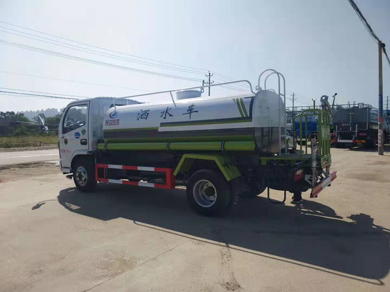 蓝牌洒水车 蓝牌洒水车