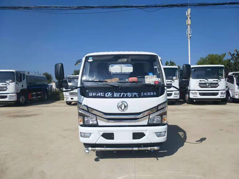 蓝牌洒水车 蓝牌洒水车