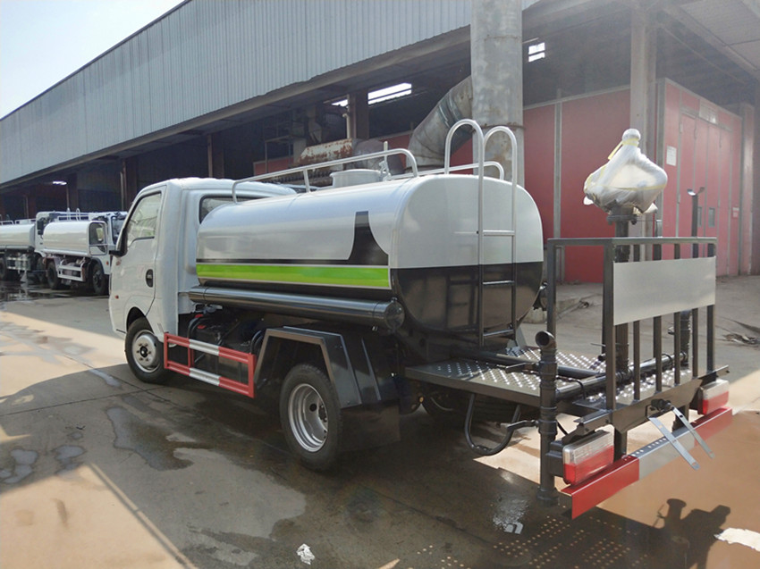 小型洒水车 小型洒水车