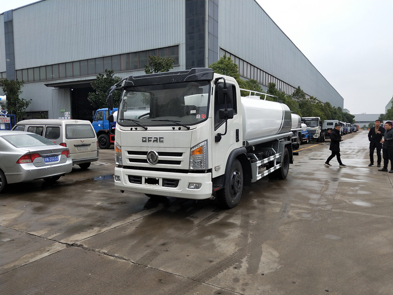 十方洒水车 十方洒水车