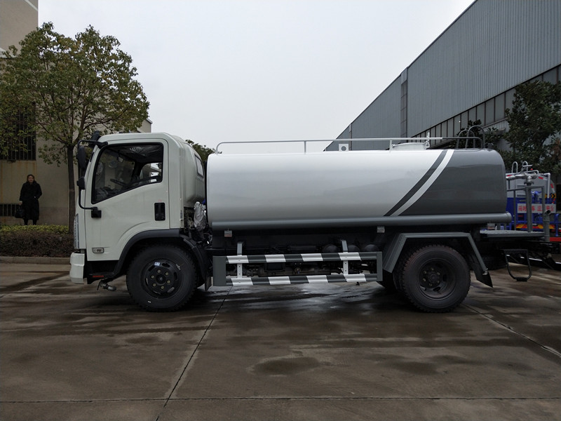 十方洒水车 十方洒水车