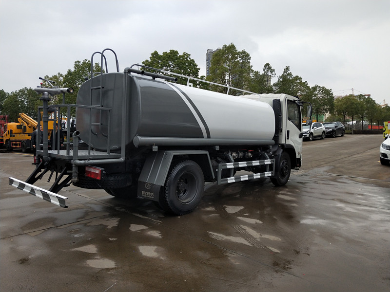 十方洒水车 十方洒水车