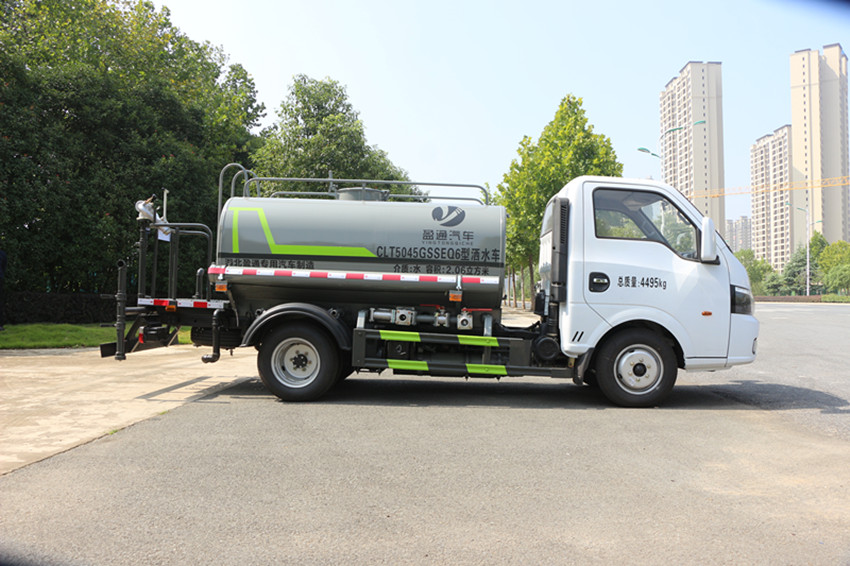 小型洒水车 小型洒水车