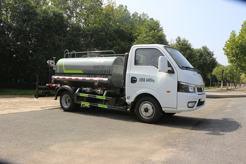 小型洒水车 小型洒水车