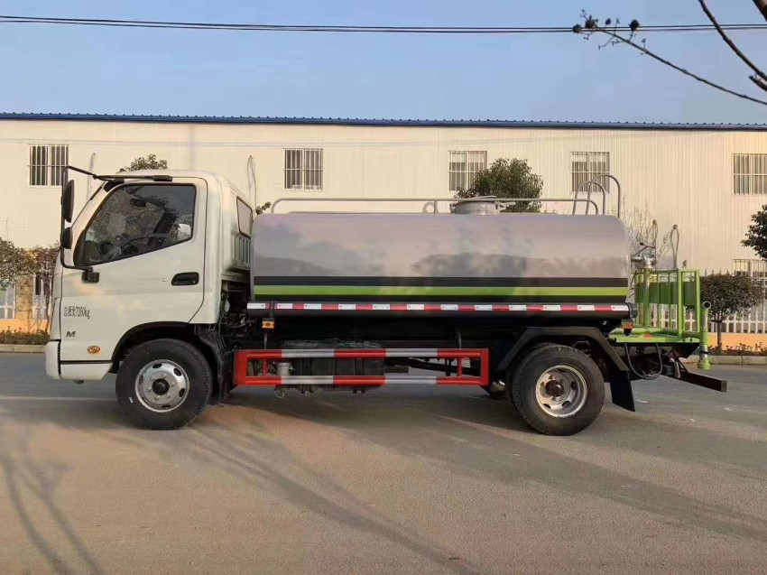 小型洒水车 小型洒水车