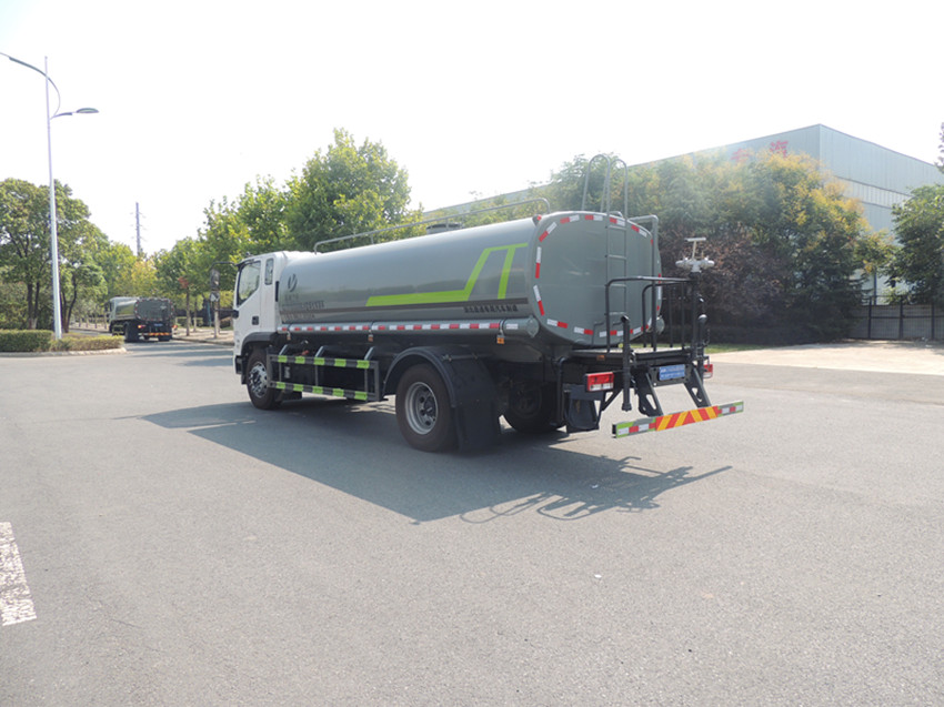12方洒水车 12方洒水车