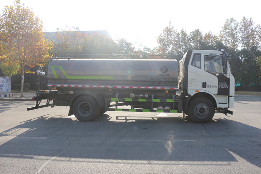 10吨洒水车 10吨洒水车