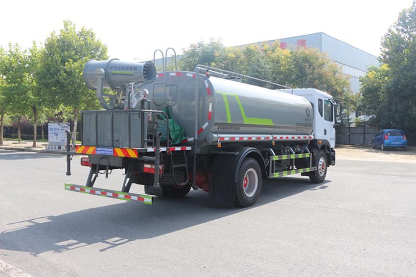 15吨洒水车 15吨洒水车