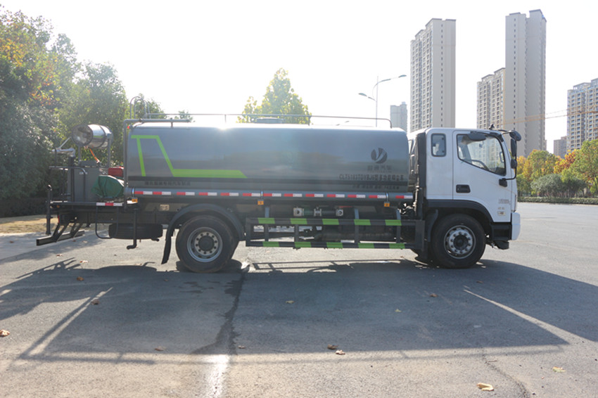 多功能洒水车 多功能洒水车