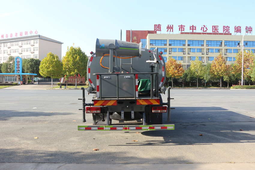 多功能洒水车 多功能洒水车