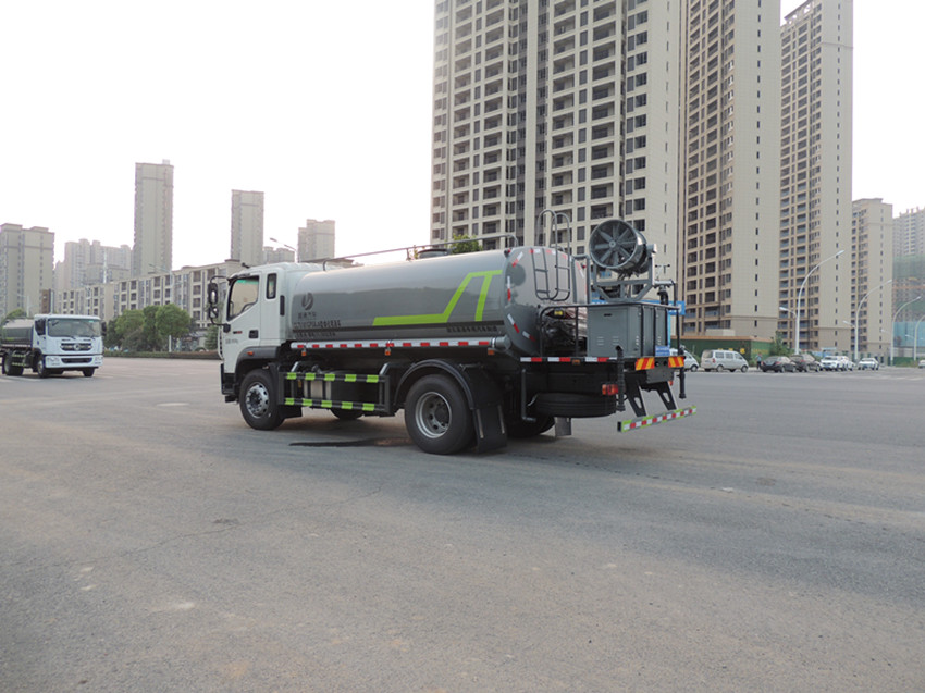 高速公路洒水车 高速公路洒水车