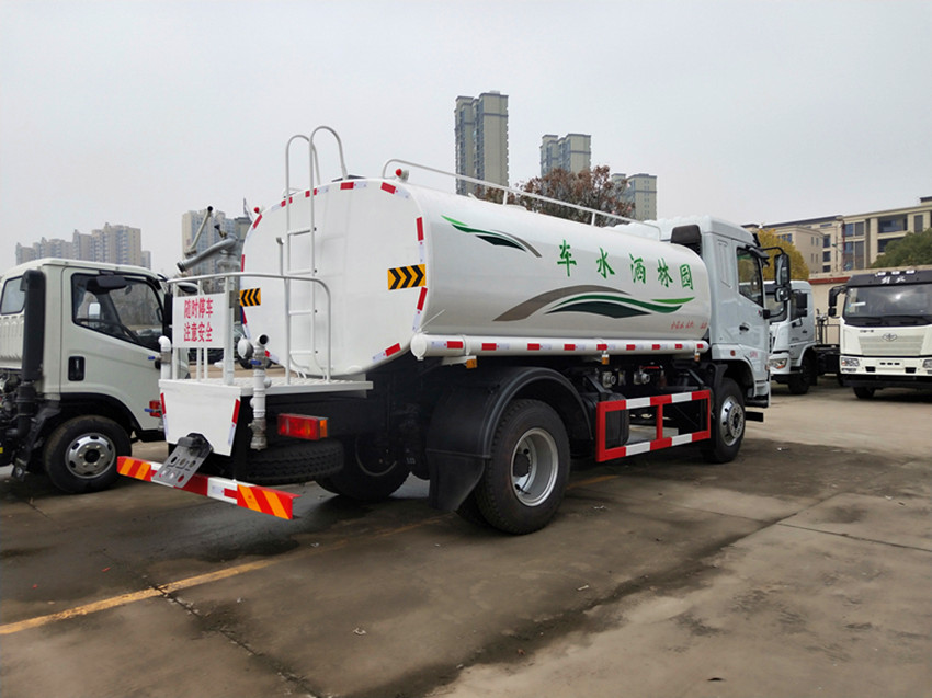 东风洒水车 东风洒水车