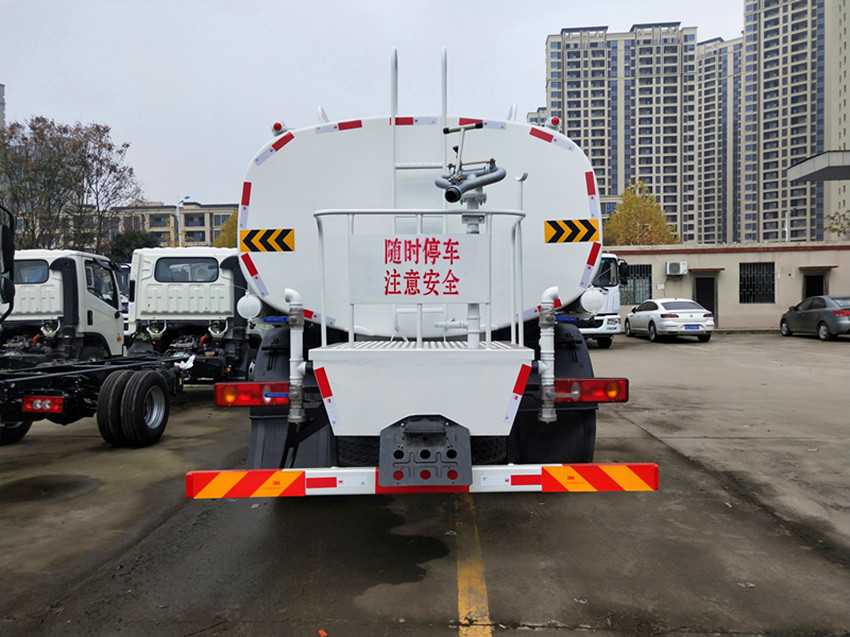 东风洒水车 东风洒水车