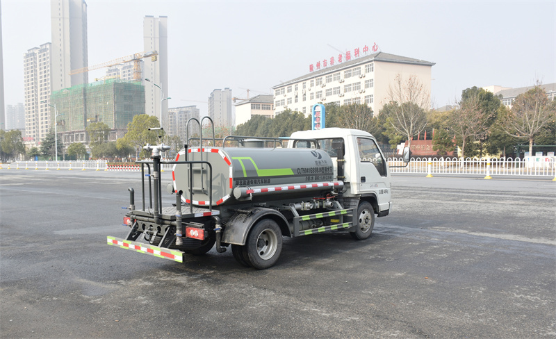 小型洒水车 小型洒水车