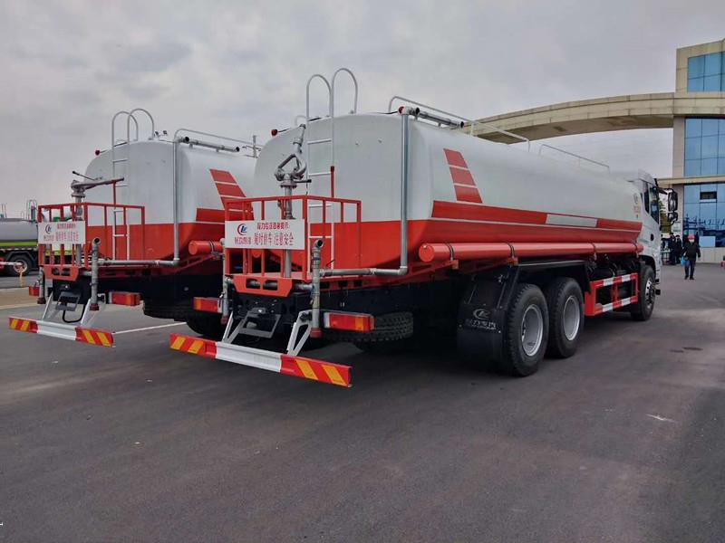 20吨洒水车 20吨洒水车