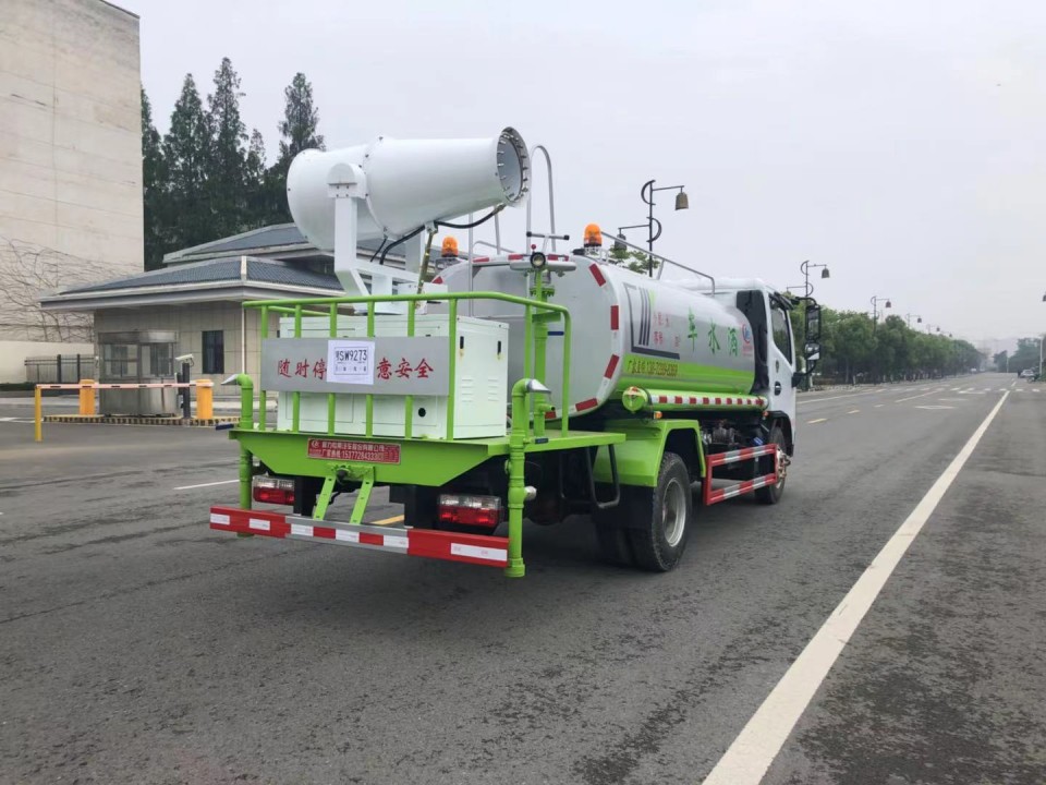 洒水车洒一次水多少钱-洒水车生产厂家-湖北程力 洒水车洒一次水多少钱-洒水车生产厂家-湖北程力