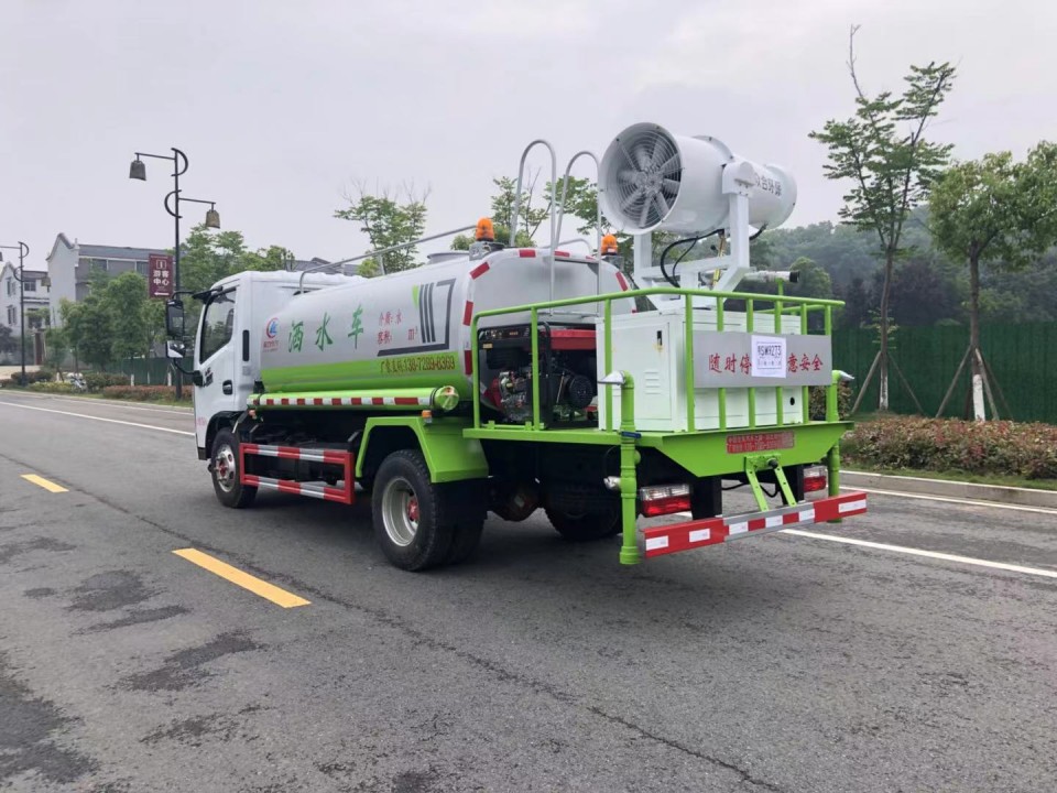 洒水车洒一次水多少钱-洒水车生产厂家-湖北程力 洒水车洒一次水多少钱-洒水车生产厂家-湖北程力