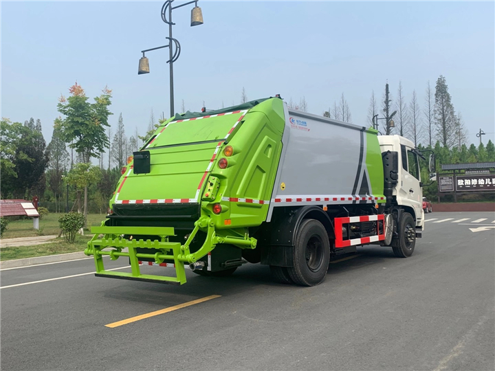 12方后装压缩式垃圾车
