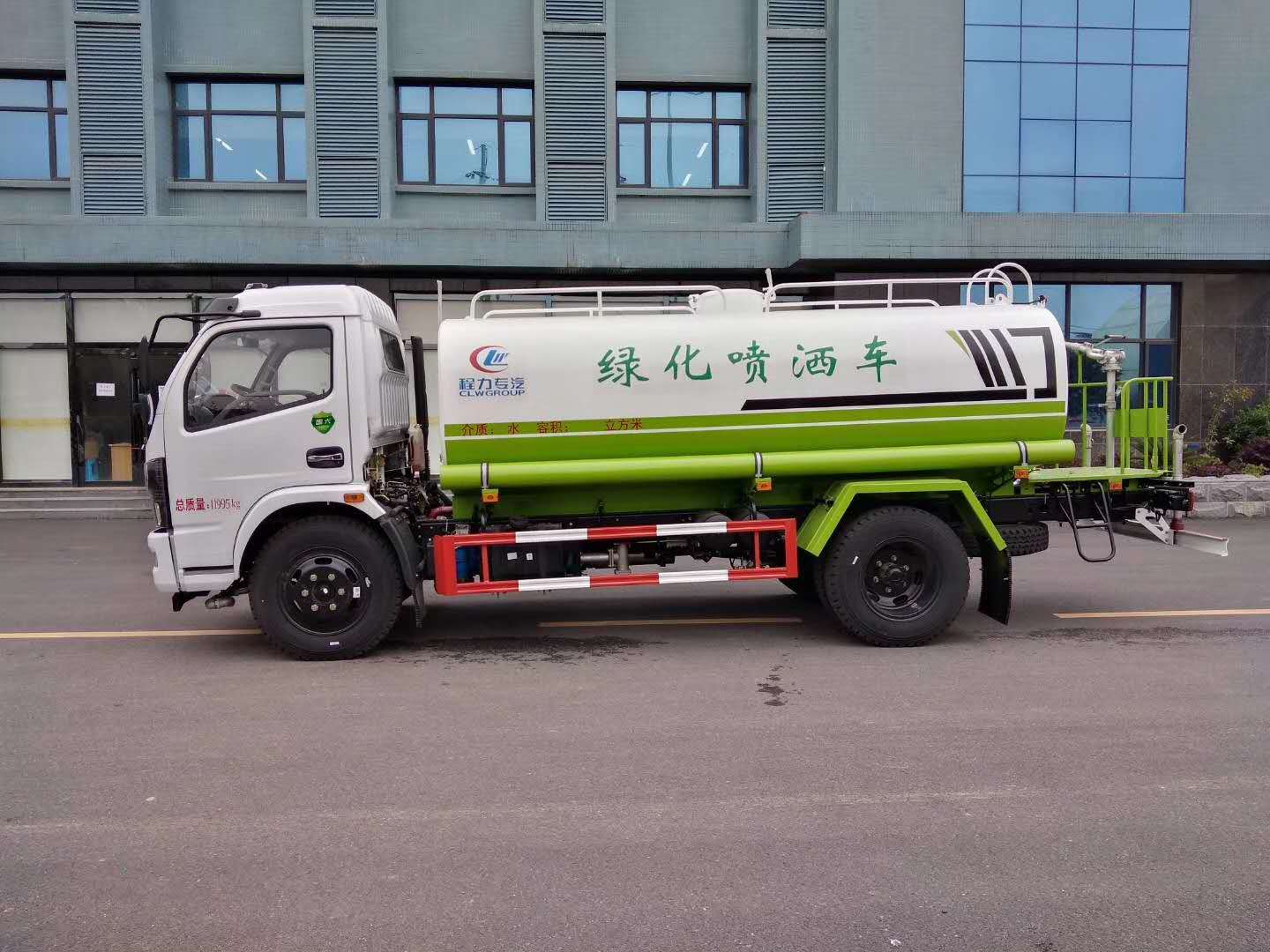 东风大多利卡8吨洒水车