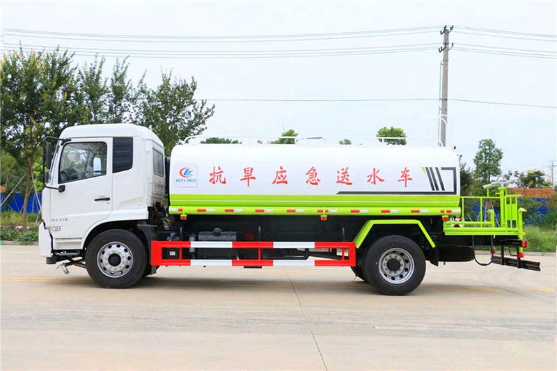 东风天锦12吨洒水车