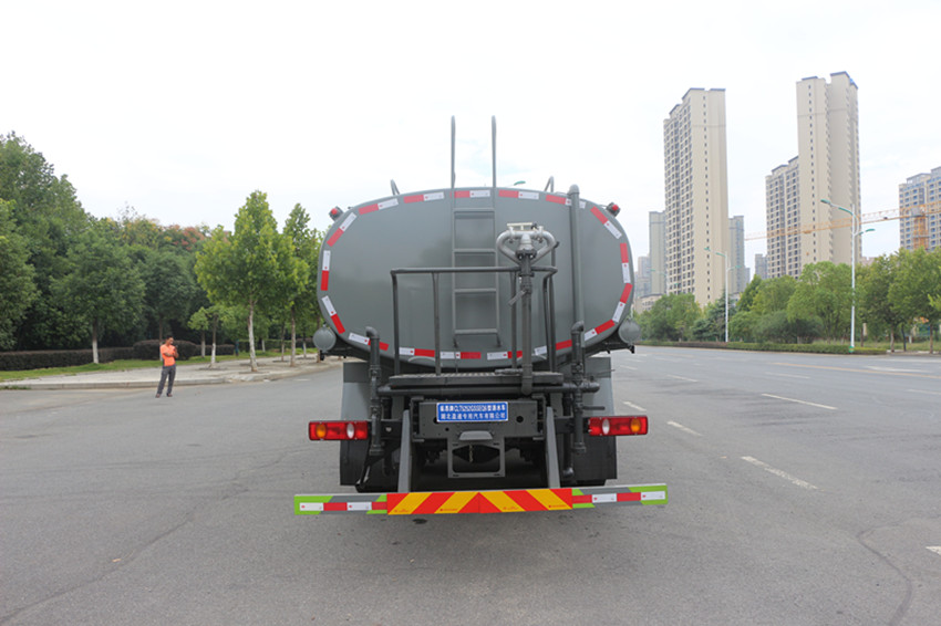 东风T5洒水车20方