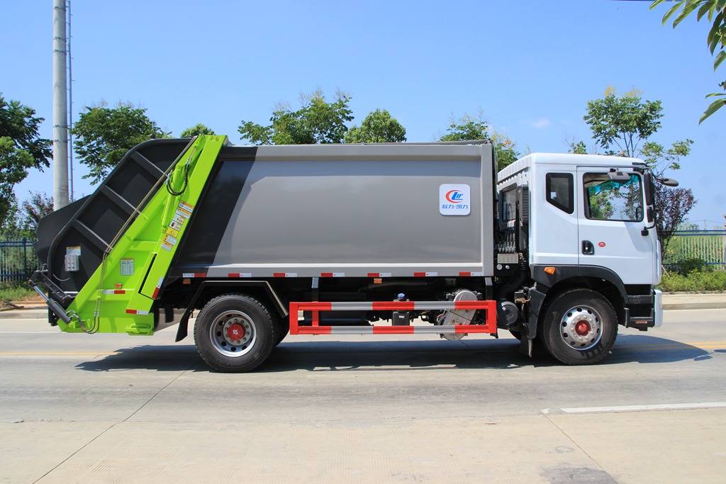 东风D9压缩垃圾车