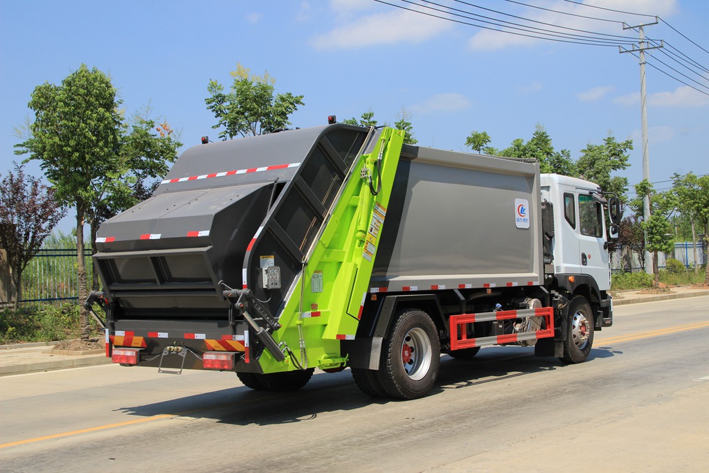 东风D9压缩垃圾车