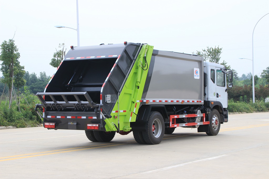 东风D9压缩垃圾车