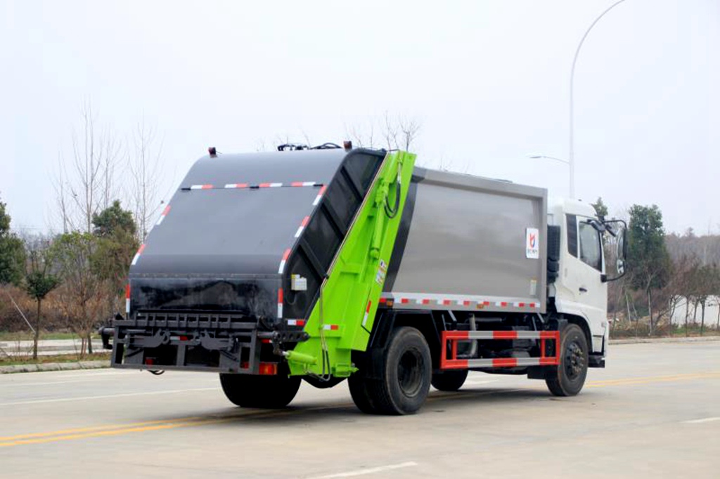 东风天锦压缩式垃圾车