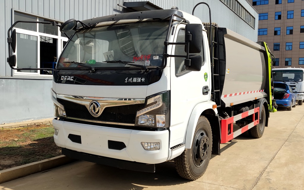 东风福瑞卡压缩垃圾车