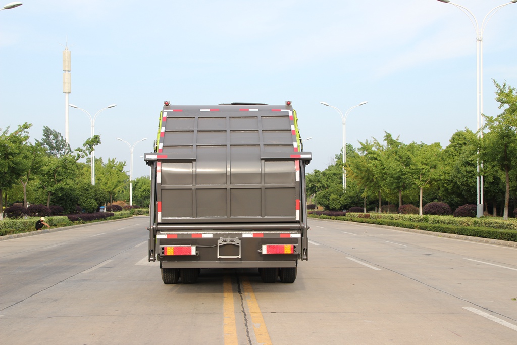 东风天龙后双桥压缩垃圾车