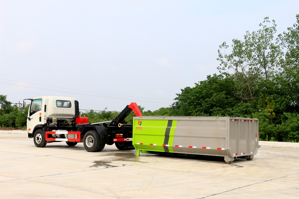 大运勾臂垃圾车