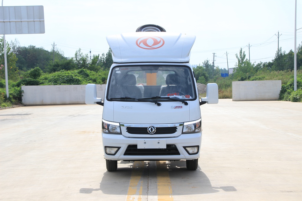 东风途逸勾臂垃圾车