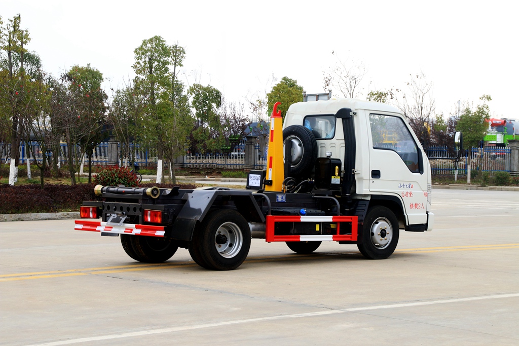 小卡之星2钩臂垃圾车